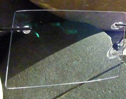 Herrensonderform futuristisch angeschrägte Gläser